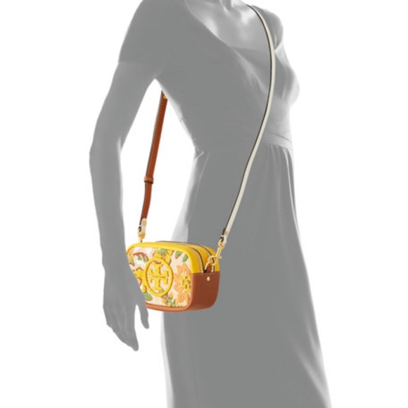 New Tory butch Perry Bombe Embroidered Straw
Color: Craftsman Floral Embroidery - Picture 5 of 10